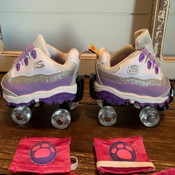 Build-A-Bear roller skates, shoes and pads - Picture 3 of 15